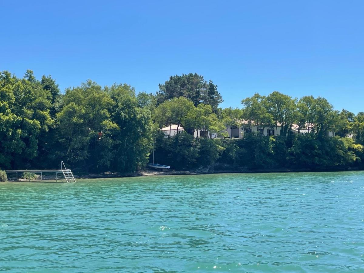 Maison En Bord De Riviere De Mer Le Fenouiller 外观 照片